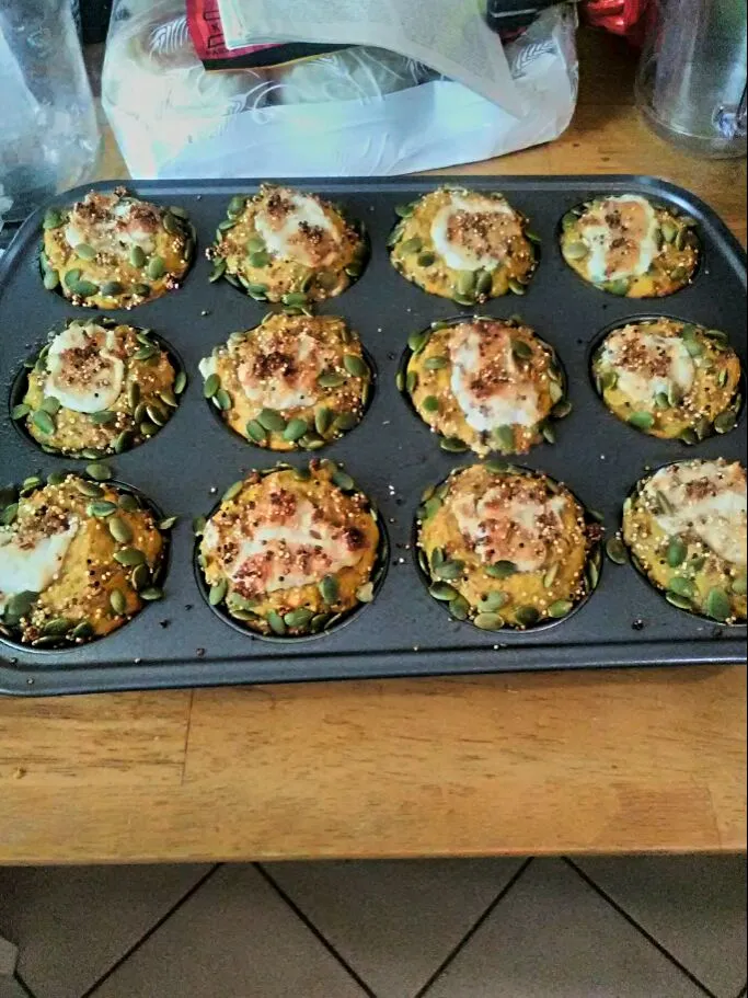 Snapdishの料理写真:Cheesecake-Swirled Pumpkin Muffins with Pepitas and Maple Quinoa Crumbles.|bethさん