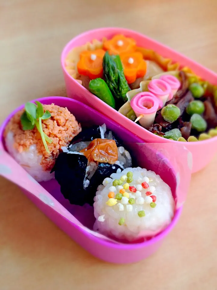 Snapdishの料理写真:3種のおにぎり弁当|matumotommさん