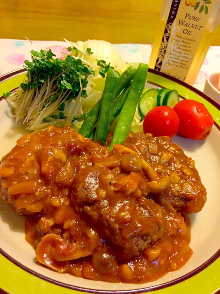 煮込みハンバーグで夕食|かずみさん