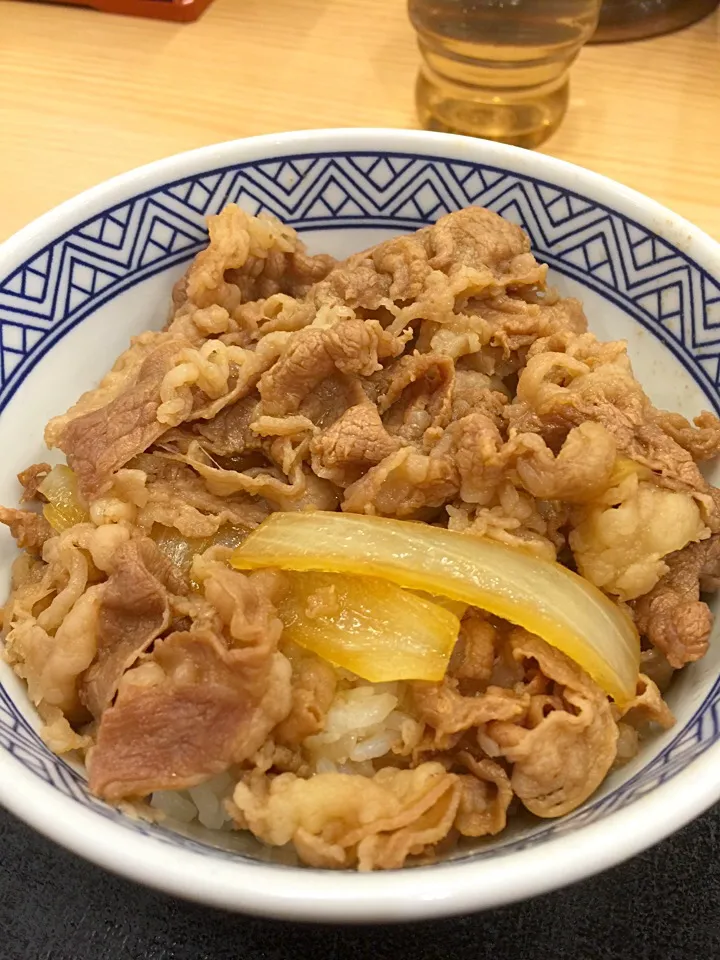 スーパーフライデー牛丼|ま〜てぃんさん