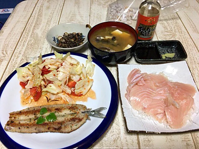 今日の男飯(⌒-⌒; )サンマのムニエルand備長マグロはらものお刺身and具沢山味噌汁and自然薯とむかごのテリーヌ♫|ひーちゃんさん