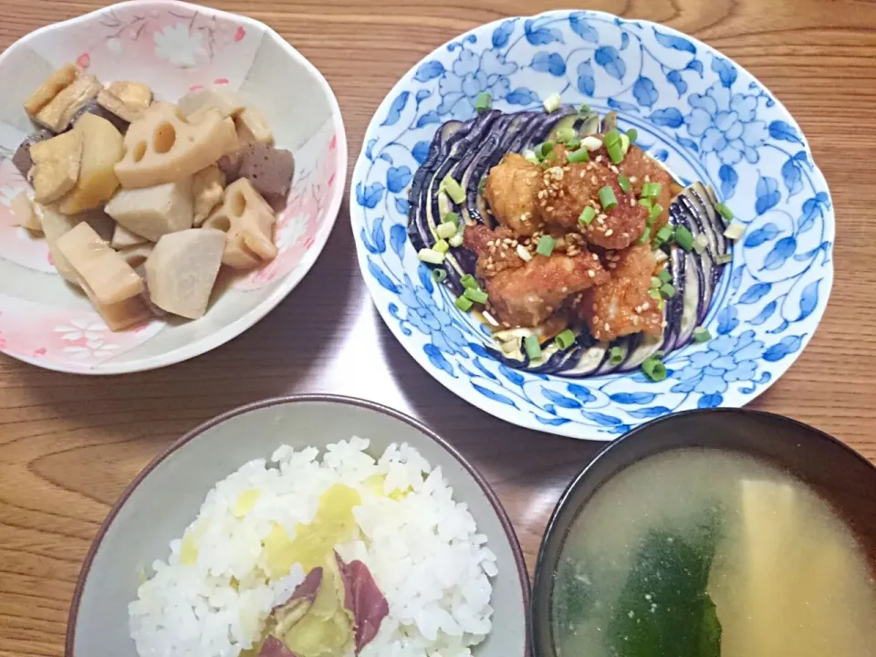 ・鶏もも肉の油淋鶏風
・根菜の煮物
・さつまいもご飯
・ワカメの味噌汁|ようかんさん