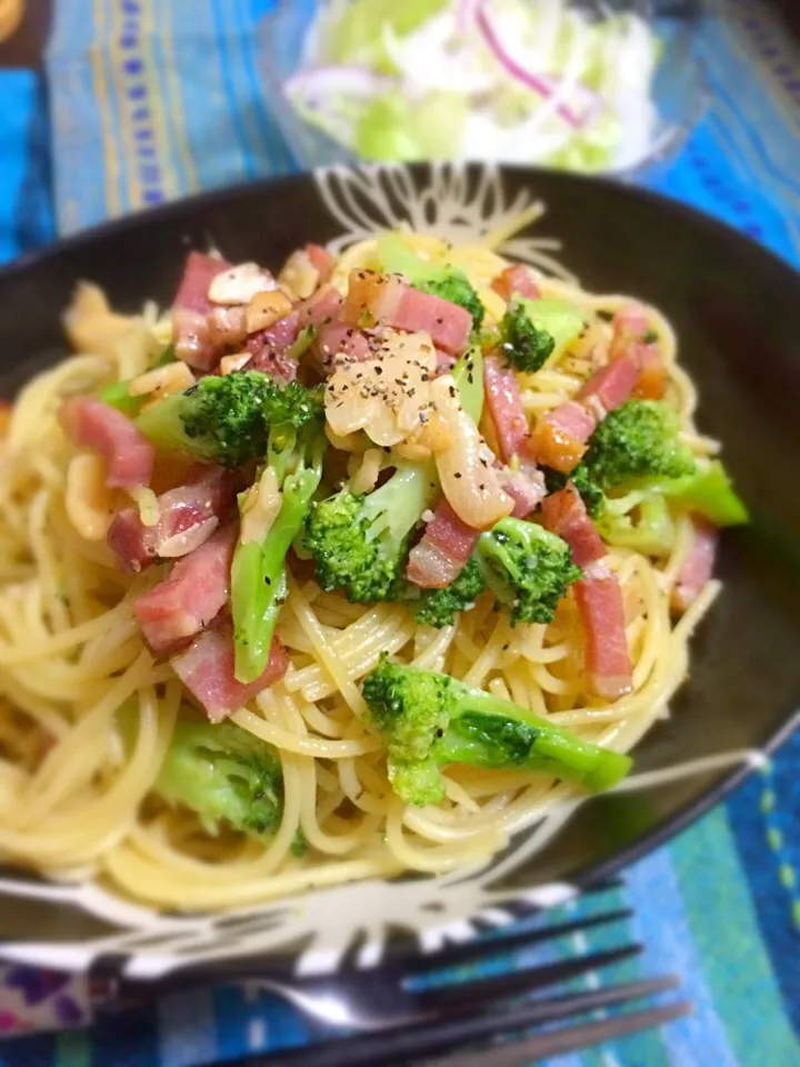 Snapdishの料理写真:10/7❁晩ご飯❁ベーコンとブロッコリーのペペロンチーノ|つんさん