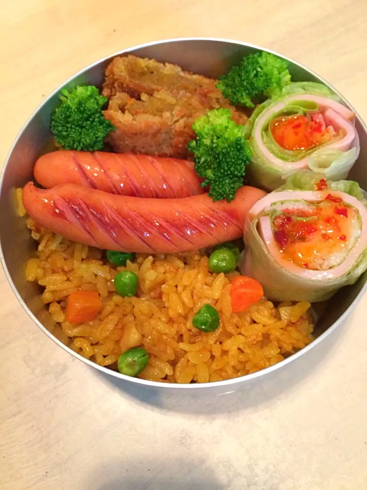 Snapdishの料理写真:#男子弁当 #カレーピラフ #生春巻き #ウィンナー #コロッケ #親父飯 #男飯 #美容師 #横浜 #bento|Booパパさん