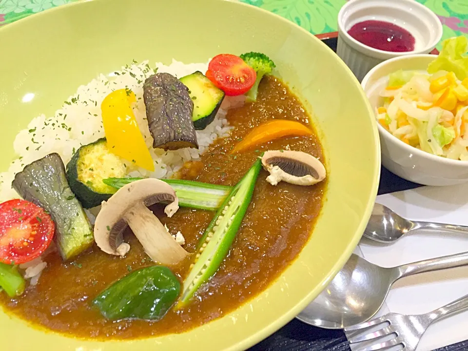 夏野菜カレー🍛|なちゃんさん