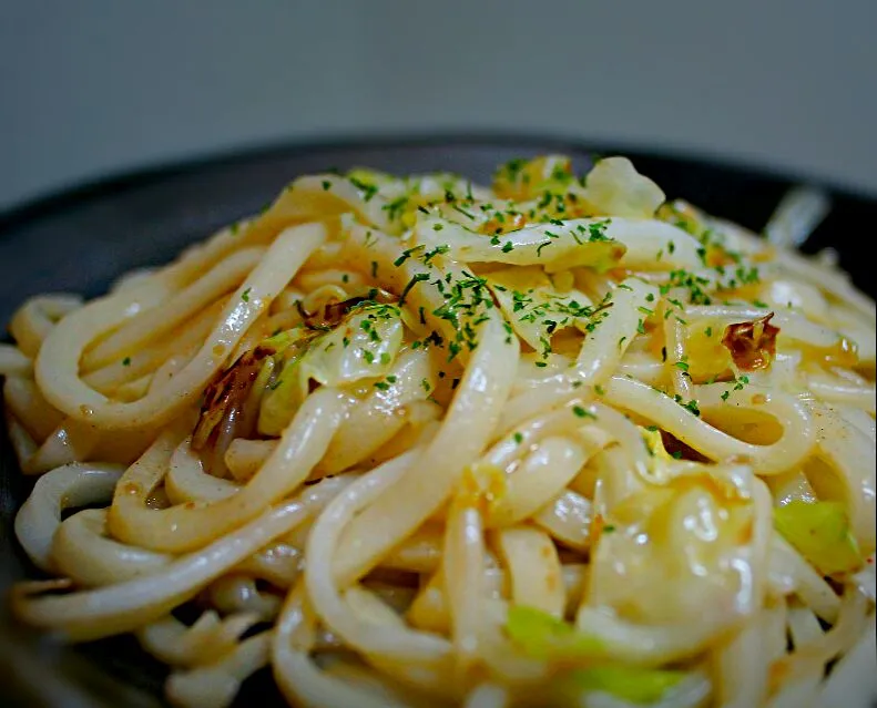 赤唐辛子ガーリックオイル焼きうどん|@natural photo TTさん