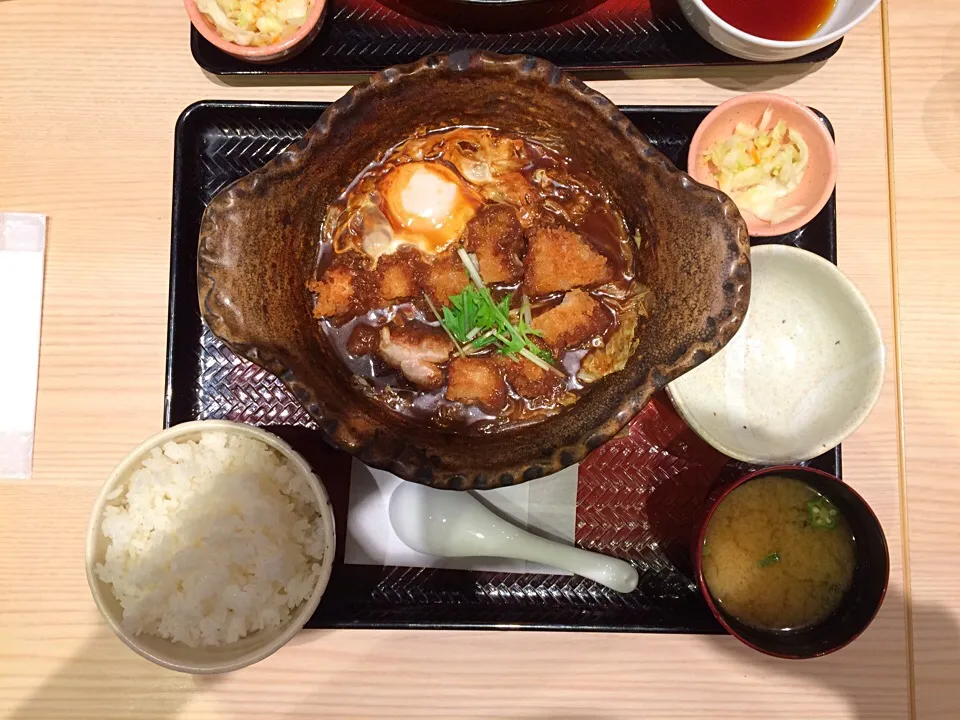 チキンの味噌かつ煮定食|ばーさんさん