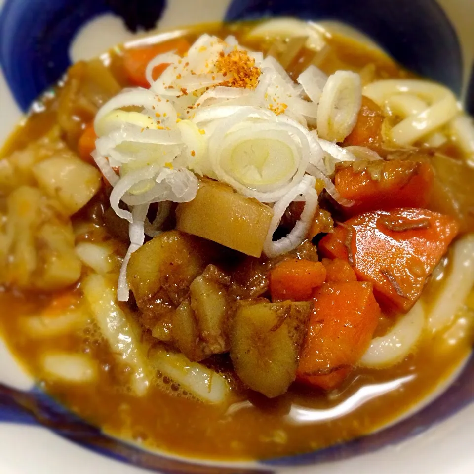 Snapdishの料理写真:牛すじカレーの最終形態は〜カレーうどん👳|こなちゅんさん