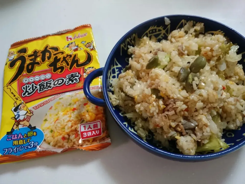 Snapdishの料理写真:うまかっちゃん焼飯の素。　旬の丹波の黒枝豆もたっぷり入れますた（笑）|とさん