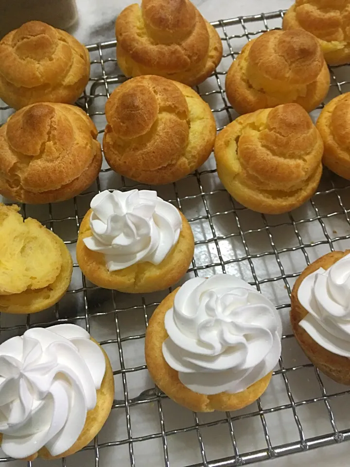 Snapdishの料理写真:Cream choux pastry|Trish Wongさん