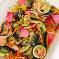 Snapdishの料理写真:秋刀魚の変わり南蛮漬け|Chiho Yamaneさん