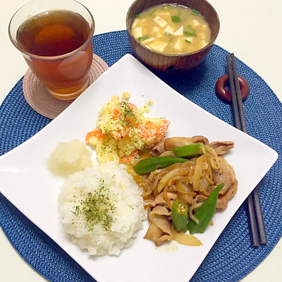 ・生姜焼き
・ポテトサラダ
・オクラと大根のお味噌汁|とうふさん