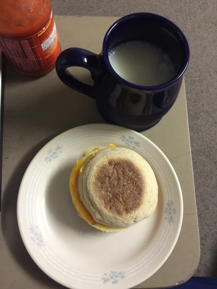 Snapdishの料理写真:Meal 1: egg white, cheese, turkey sausage & skim milk|Marissa Castroさん