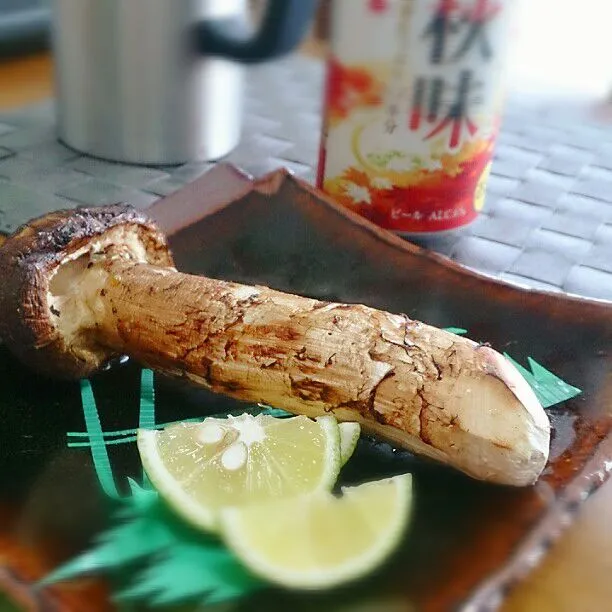 ご立派な松茸を網焼きで！！ヤバい旨すぎる～|Reikoさん