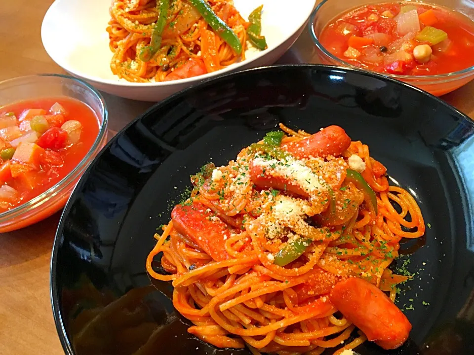 休日LUNCHはナポリとミネストローネ♪|まめりんさん