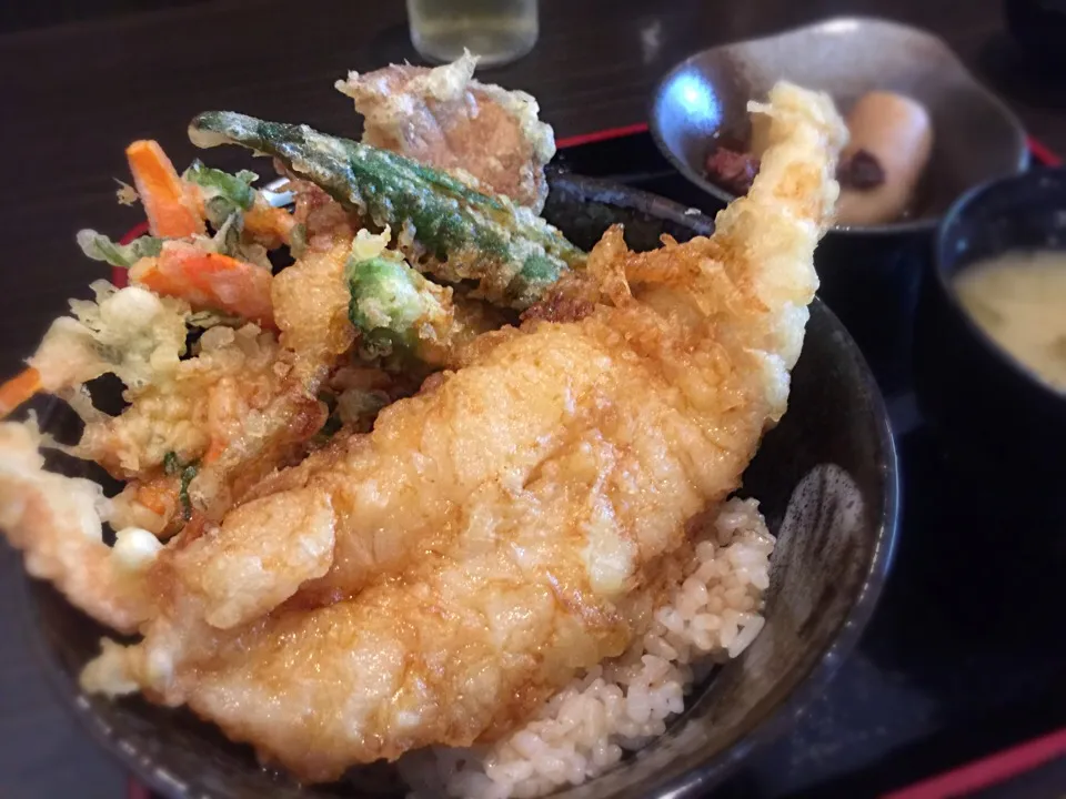 白身魚の天丼|エイコーワールドさん