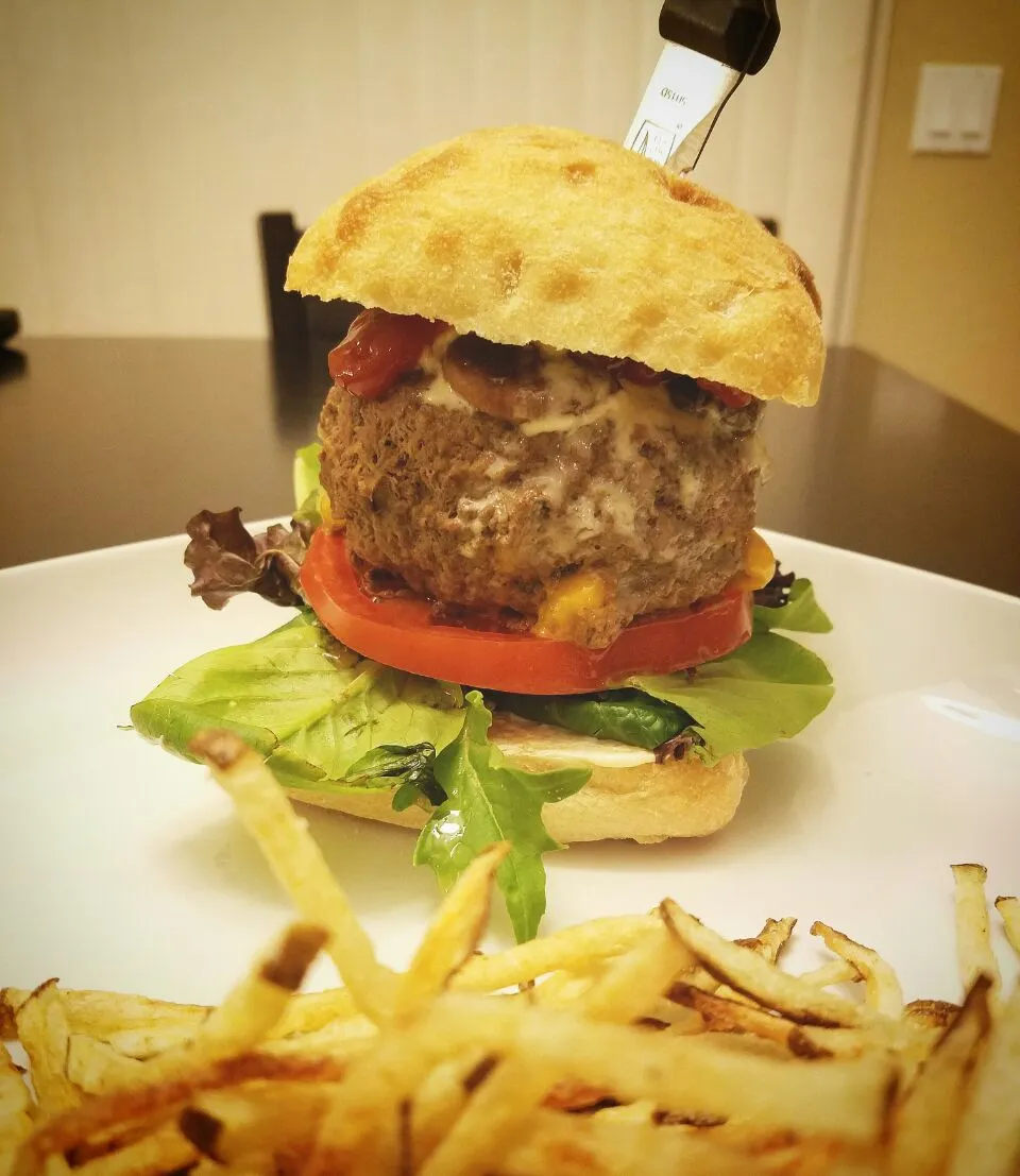 Shiitake-ing Mushroom Burger stuffed w/ Shiitake & Oyster Mushrooms & Aged Sharp Cheddar, topped w/ Baby Portobello Mushrooms & Broiled Blue Cheese Crumbles & S|Chef Cam Wolfeさん