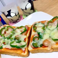 Snapdishの料理写真:朝ごはん
ピザトースト|a--meさん