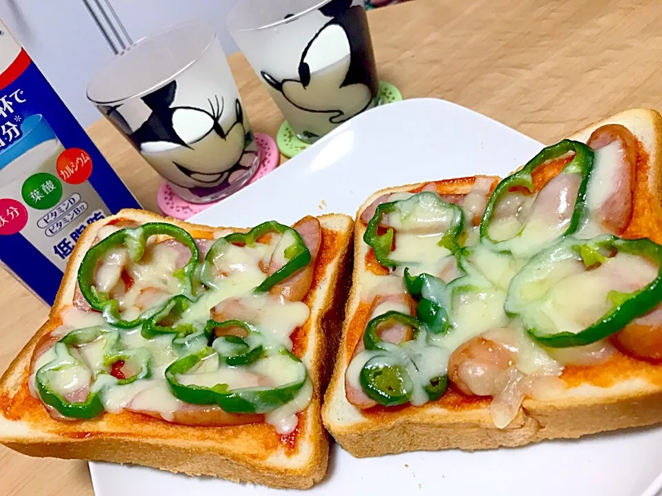 Snapdishの料理写真:朝ごはん
ピザトースト|a--meさん