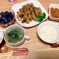 Snapdishの料理写真:昼ごはん
アスパラとエリンギの肉巻き
切り干し大根の煮物（キヌア入り）
ワカ玉スープ（塩麹入り）
巨峰|a--meさん