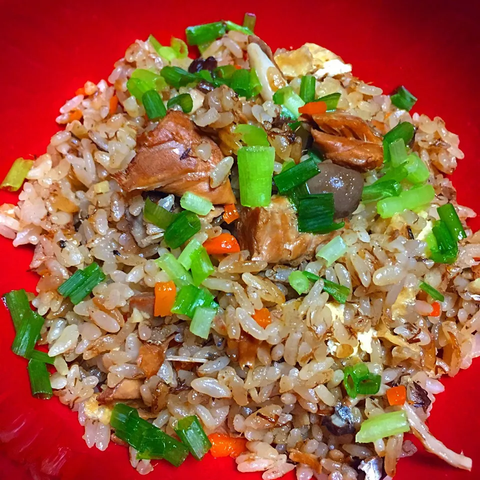 鯖味噌煮缶で炊き込みご飯|カウンター嬢さん