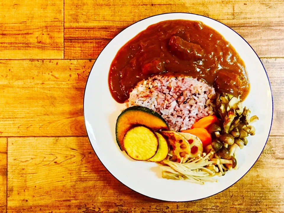 キノコの秋カレー🍴|かこ*♪さん