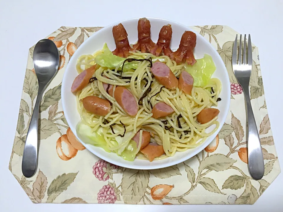 シリコンスチーマー🍳 塩昆布とキャベツのパスタ(たこさん付🐙)|Ayaさん