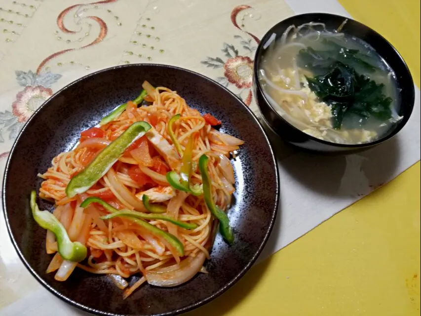 ササミとホールトマト缶でスパゲティー🍝
卵ワカメもやしスープ|korinoさん