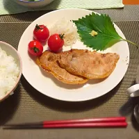 Snapdishの料理写真:豚肉の生姜焼き&コーンスープ|Kei  Nakazawaさん