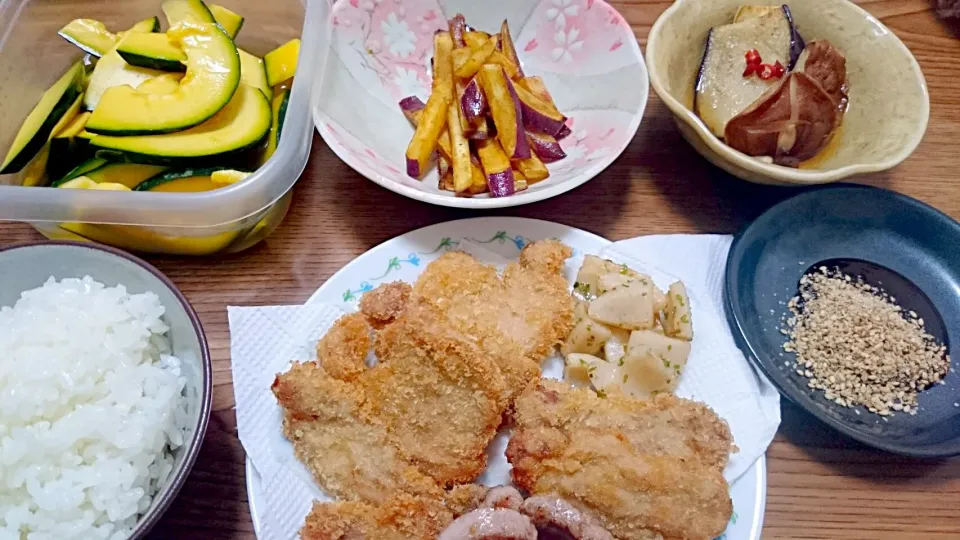 ・ヒレカツ、蓮根の青海苔がけ
・鈴かぼちゃのピクルス
・茄子と椎茸の煮浸し
・サツマイモのきんぴら|ようかんさん