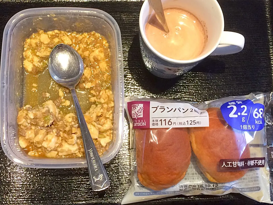 ＬＯＣＡＢＯ朝ごはん（麻婆豆腐、ブランパン、コラカオ）|うさぱんださん