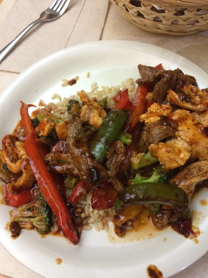 Meal 3: Mongolian grill (beef) with brown rice|Marissa Castroさん