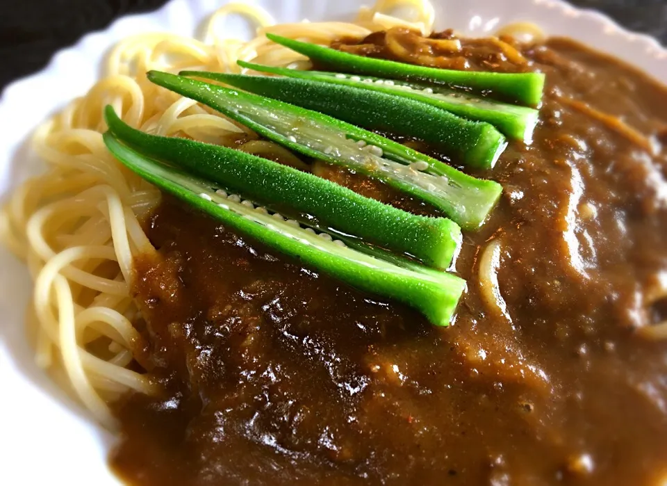 昼はゆく夏を思いつつ
「オクラ カレー スパ」|muutさん