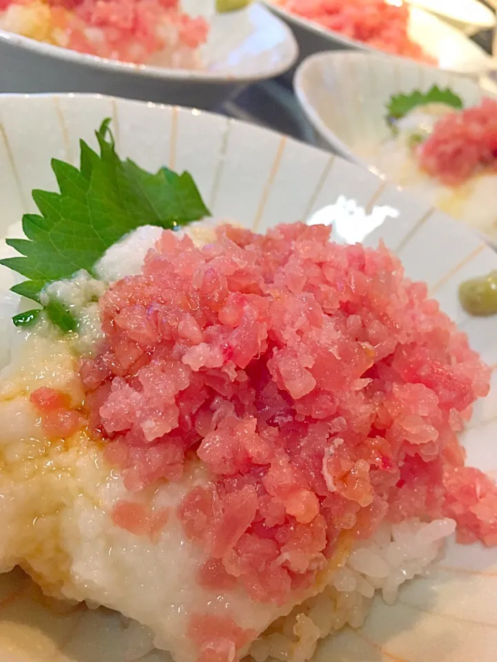 マグロたたきの山かけ丼✨|てんてんさん