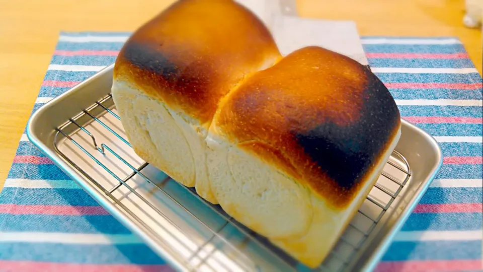 手ごね食パン🍞膨らみがよくて、焦げてしまいました|macco7さん