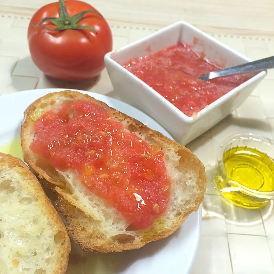 Pan con tomate y ajo|YiChen*さん