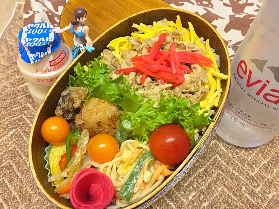 わさび醤油鶏フレークと錦糸玉子の2色玄米ご飯&タコ唐揚げ&レモンペッパースパゲティサラダ&ワカサギマリネ&紅芯大根の甘酢漬け&プチトマトのダーリンお弁当♪|桃実さん