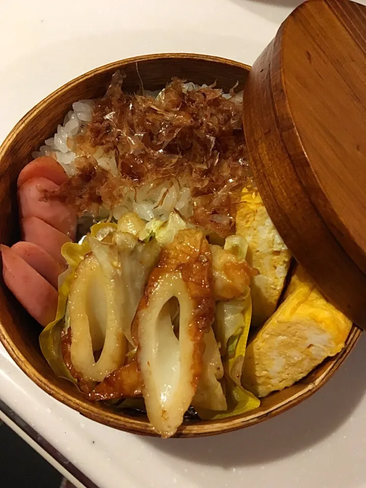 旦那さんのお弁当♪

野菜が高くって困る|Momo Hanaさん