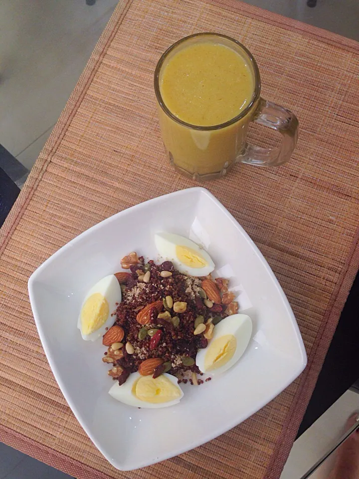 Quinoa salad + orange apple juice|Cherry Thamさん