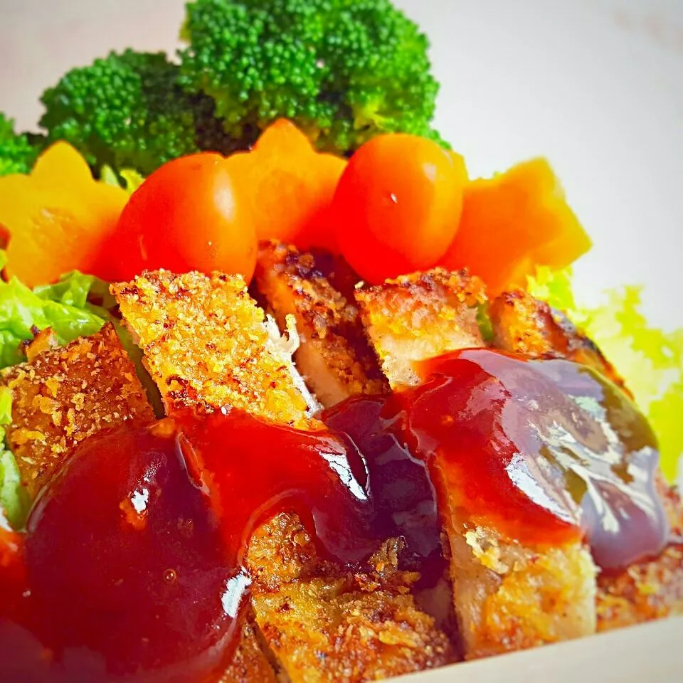 a box of unpolished brown rice with baked tonkatsu, homemade dip n lots of greens|Chua Jeanさん