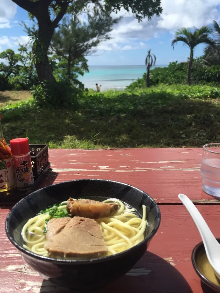 10月12日お昼ご飯。宮古島 渡口の浜食堂の沖縄そば（小）|あやさん