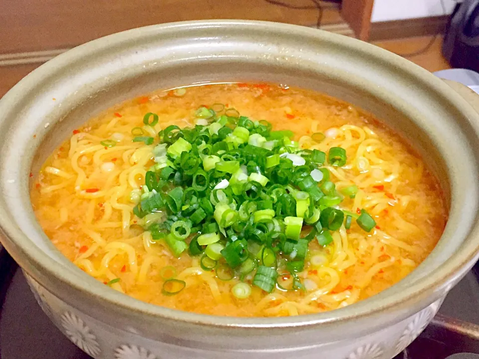 辛味噌ラーメン!  (^-^)
昨晩のブリと大根の昆布茶鍋の出汁で作りました!  (^_−)−☆|Kei Satoさん