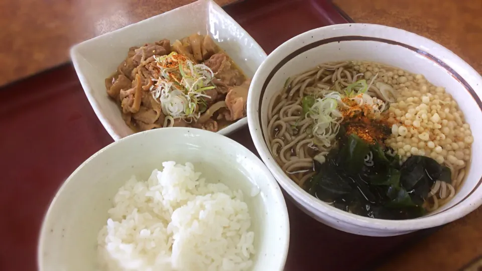 埼玉県名物！やまだうどんさんの「パンチセット」😻|アライさんさん