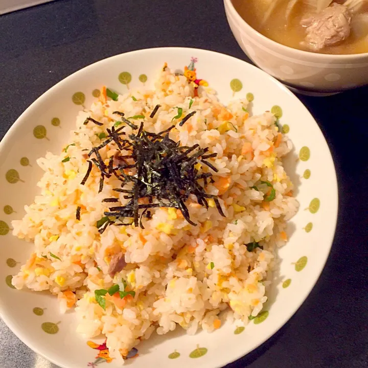 鮭と卵の混ぜご飯 & 豚汁|ぺろたんさん