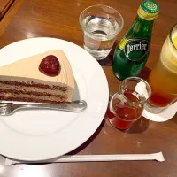 Snapdishの料理写真:マロンチョコレートケーキとハニーレモンティスカッシュ|しおりさん