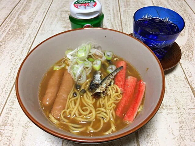 Snapdishの料理写真:今日の男飯(⌒-⌒; )夜食バージョン♫
味噌ラーメンwithウィンナー、煮干し、カニカマ、むかご♫|ひーちゃんさん