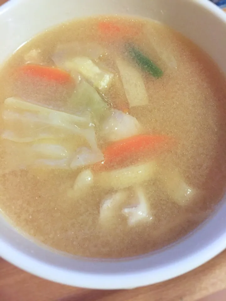 自家製長ネギ入り🍲野菜たっぷりみそ汁|ももさん