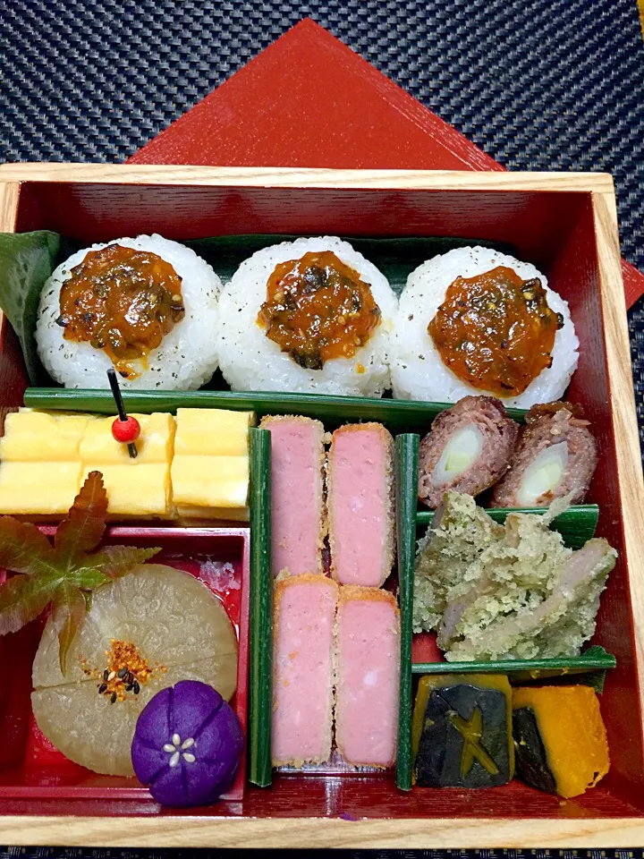 Snapdishの料理写真:大根の茅の舎出汁煮弁当❤︎|Mayumi Konishiさん