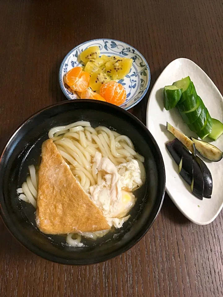 10月13日朝ごはん きつねうどん ぬか漬け 果物|やすこさん