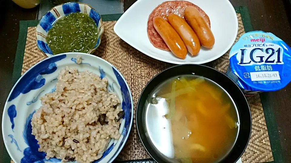 めかぶ＆ウィンナー＆キャベツの味噌汁|まぐろさん